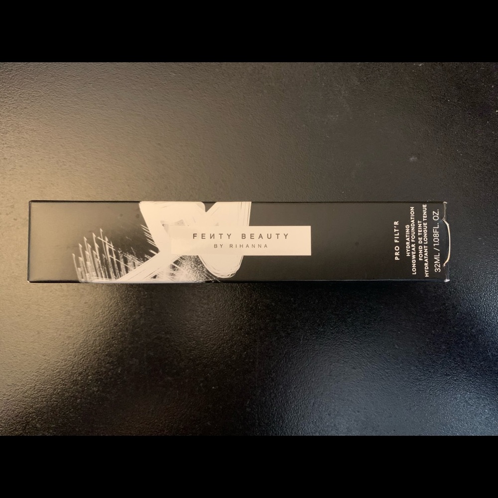 Fenty Beauty Pro Filt’r Hydrating Foundation (145 shade)